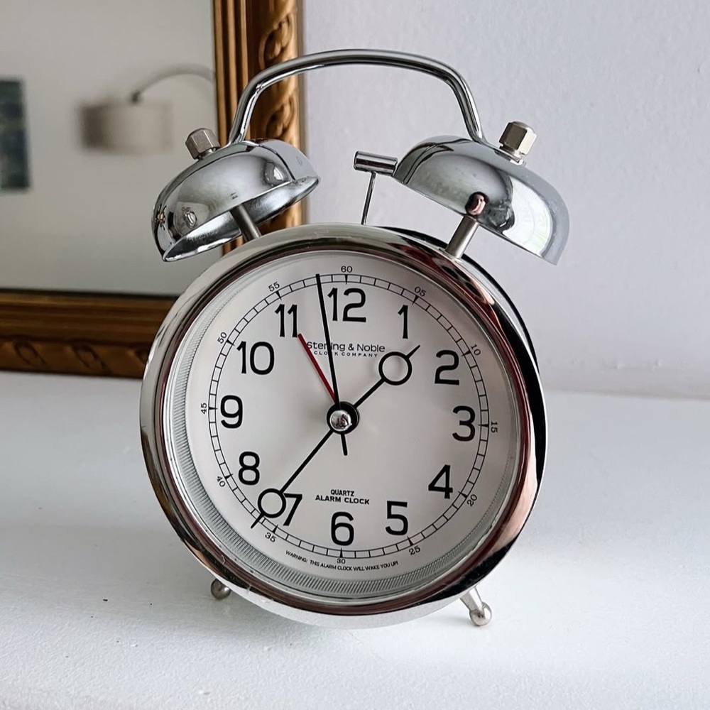 Vintage Style Silver Classic Bell Wireless Alarm Clock